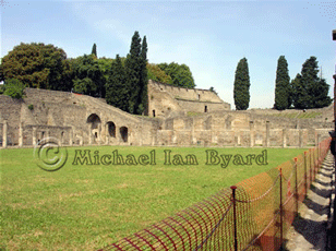 Pompei inside the entrance